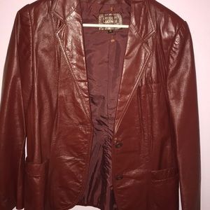 Burgundy women’s vintage leather jacket